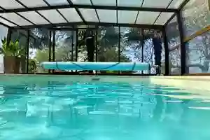 Gîtes de charme Pays de Padirac piscine couverte chauffée