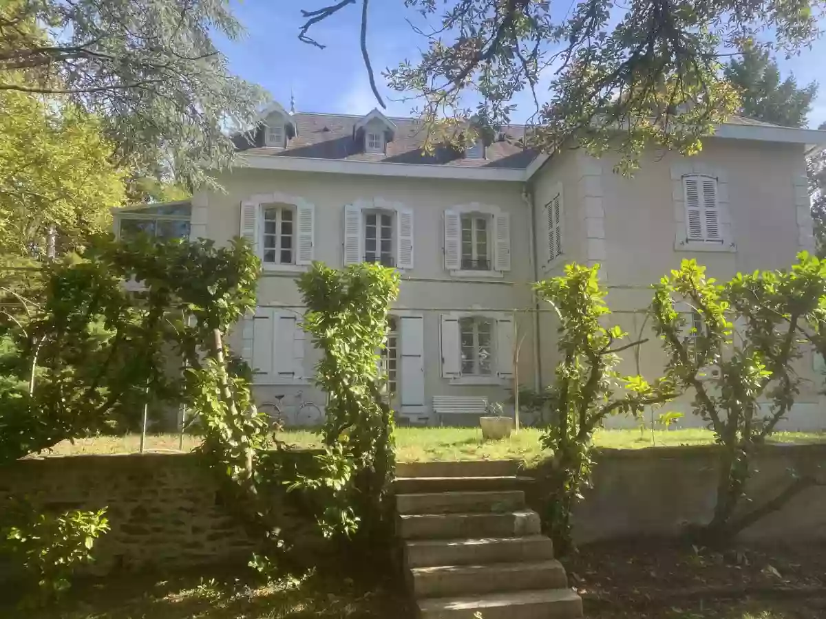 Logis Vélès - Chambre d'hôtes et Privatisation