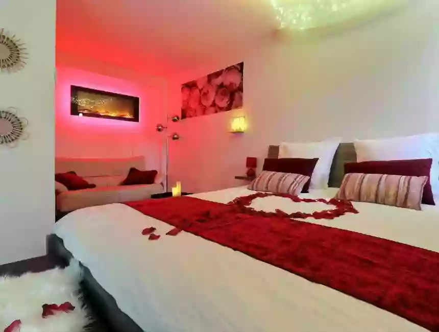 Nuit Romantique , Suite Kessel , appartement avec Jacuzzi privatifs 10 min de Toulouse