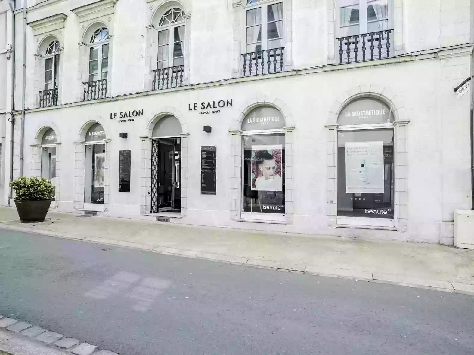 LE SALON coiffure - beauté - Coiffeur à Cholet