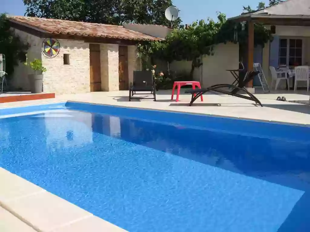 PISCINE BLEU LAGOON