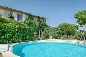 Le Mas Mellou : Gîtes et Chambres d'hôtes à la campagne avec piscine, proche Châteauneuf du Pape et Avignon, Vaucluse