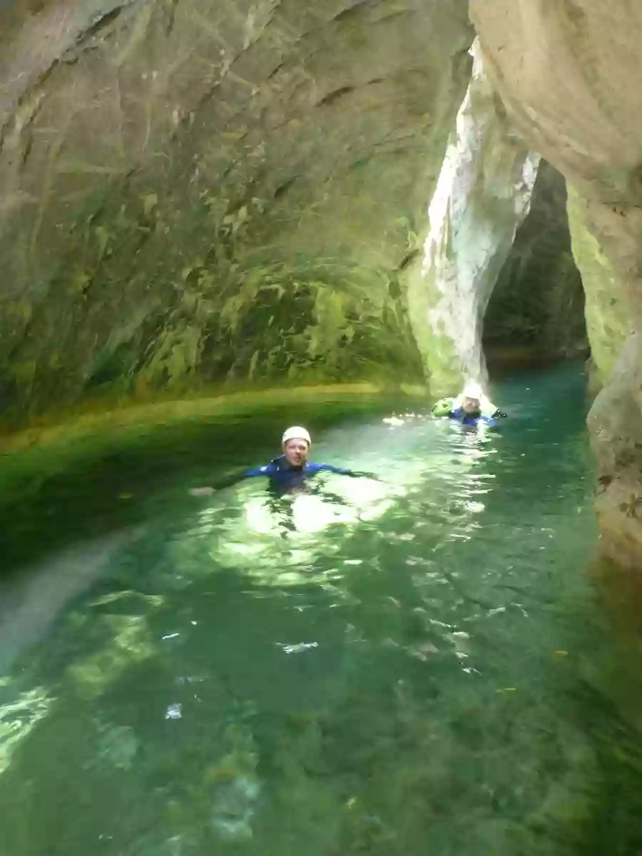 Canyons d'ici et d'ailleurs RAFTING KAYAK CANYONING