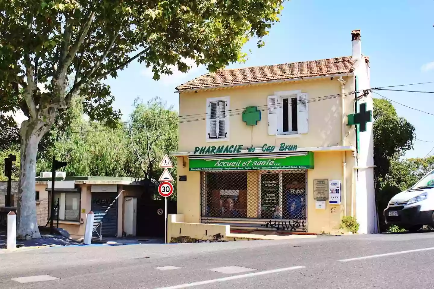 Pharmacie du Cap Brun (Dr ANTAR Sandra)