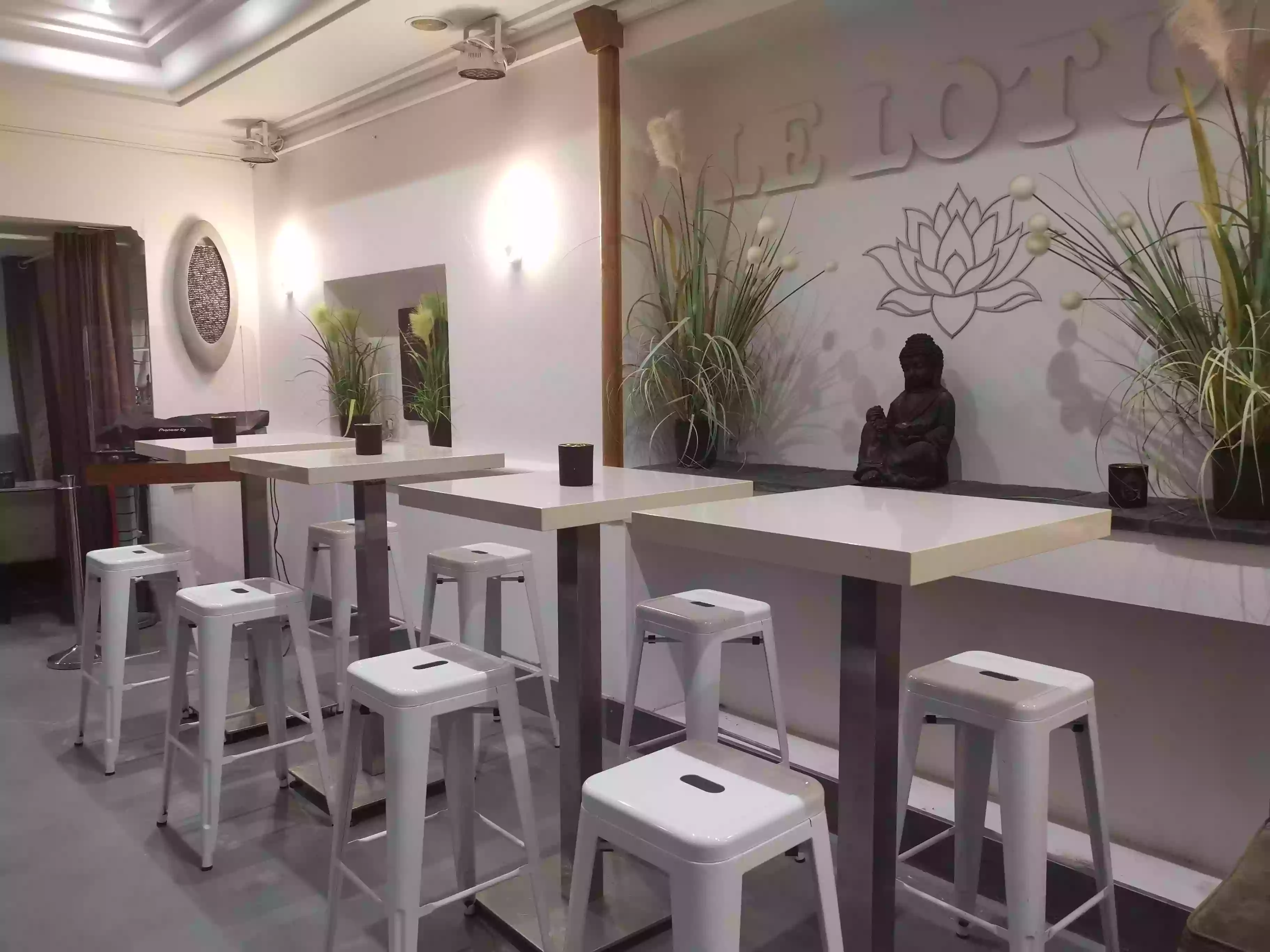 Lotus Café