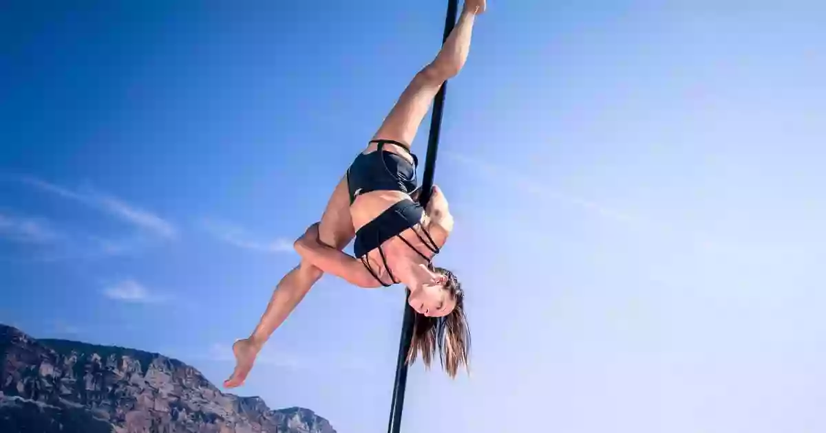 Cours de Pole Dance - Carla Polerina